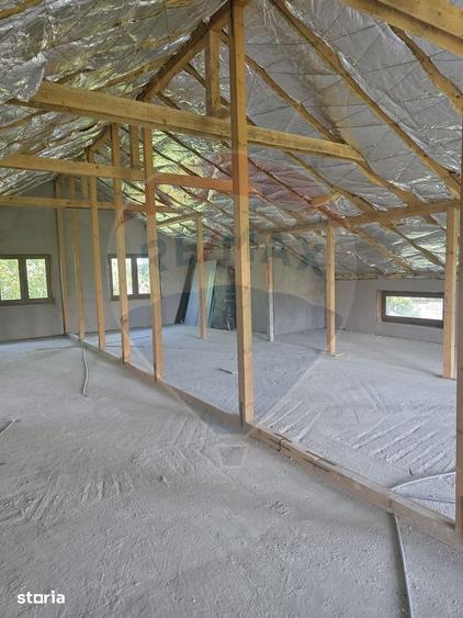 Casă cu 6 camere cu Teren 1562 Mp în Snagov