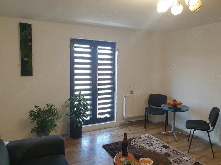 Casă cu 5 camere cu Teren 450 Mp în Mărăcineanu