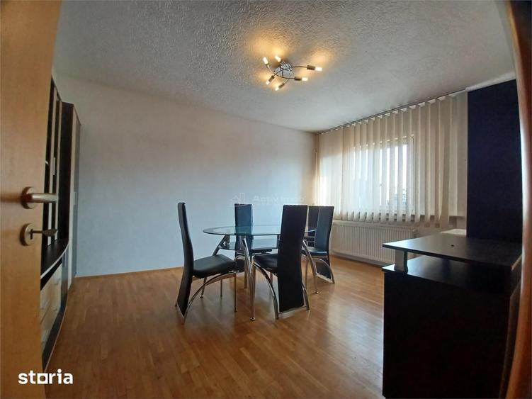 Apartament cu 3 camere decomandat în Victoriei