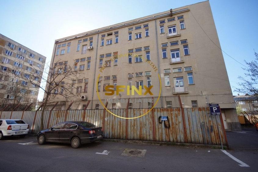 Spațiu comercial, de 2,300 mp, în Mărgeanului