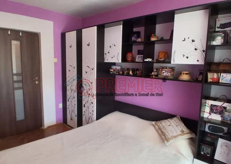 Apartament cu 4 camere decomandat în Octavian Goga