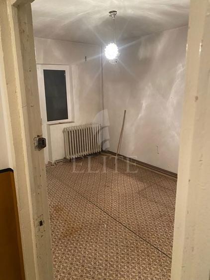 Apartament cu 3 camere decomandat în Zorilor
