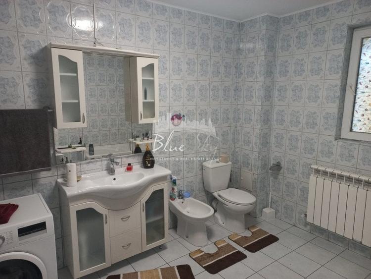 Casă individuală cu 8 camere cu Canalizare în Eforie Sud