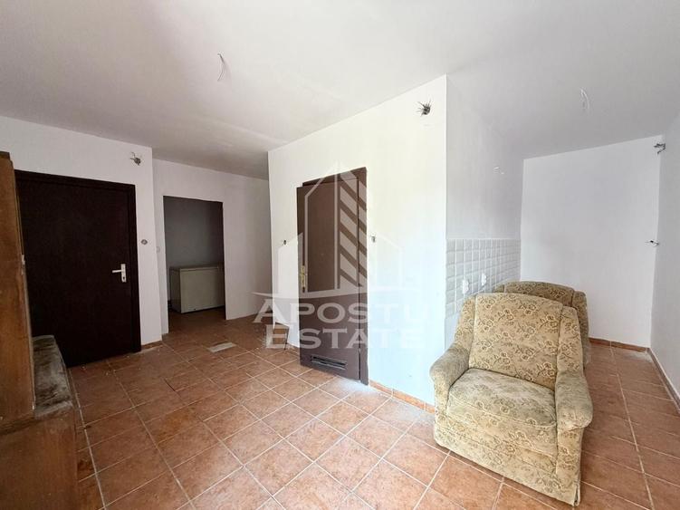 Casă individuală cu 7 camere cu Canalizare în Sânandrei