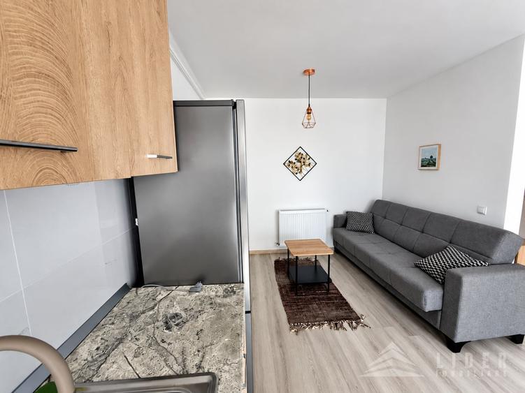Apartament cu 2 camere semidecomandat, mobilat în Florești