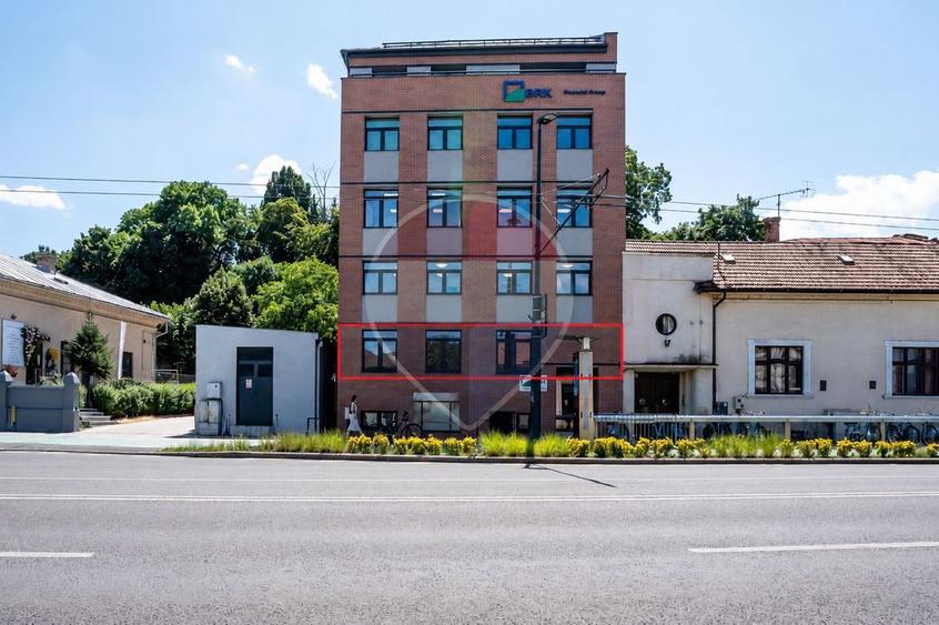 Birou, de 52.479999542236 mp, în Semicentral