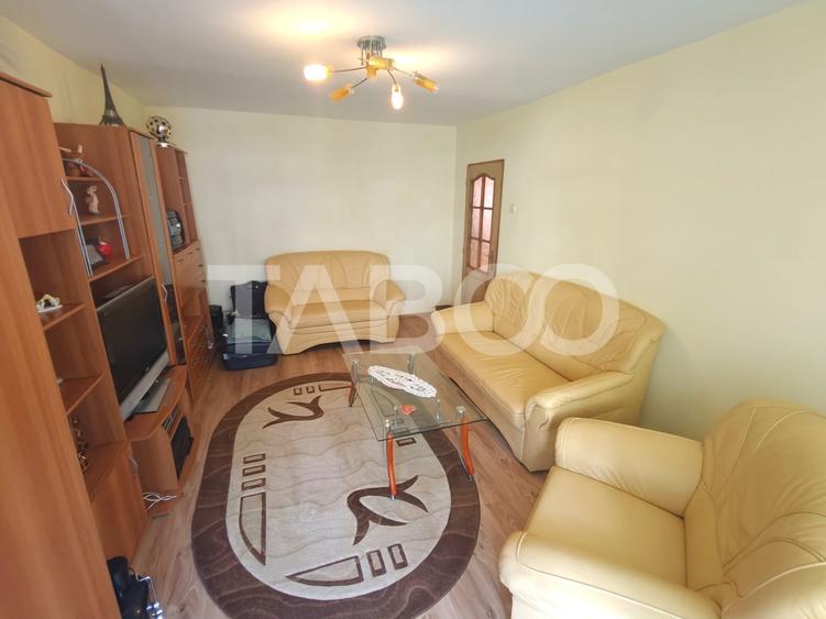 Apartament cu 4 camere decomandat, mobilat în Turnișor