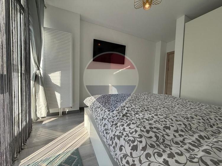 Apartament cu 2 camere decomandat, mobilat în Central