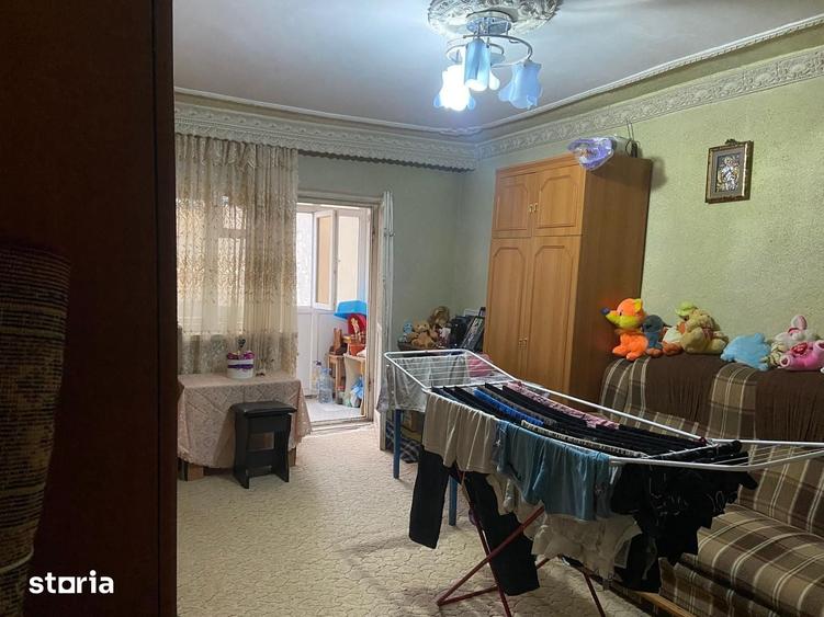 Apartament cu 2 camere decomandat în Craiovița Nouă — fotografia 1