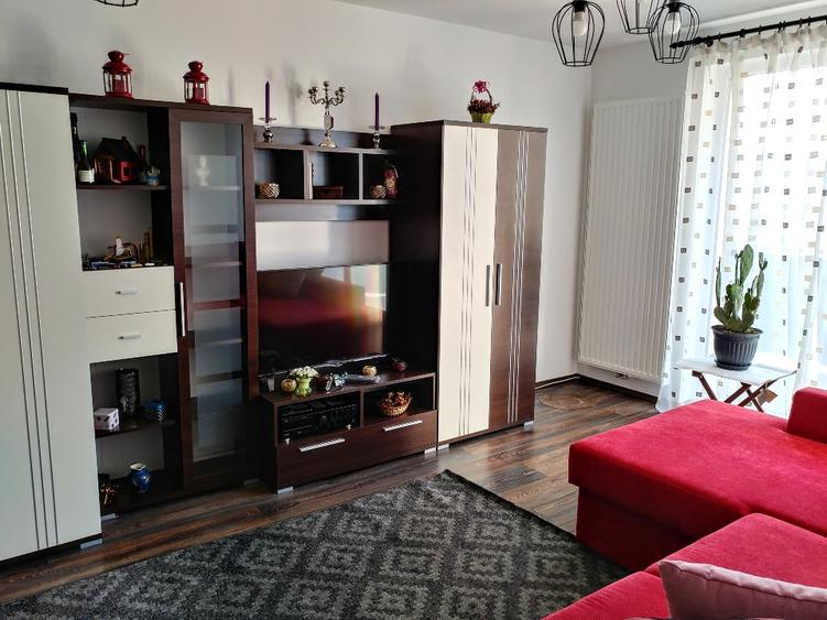 Apartament cu 2 camere decomandat în Astra