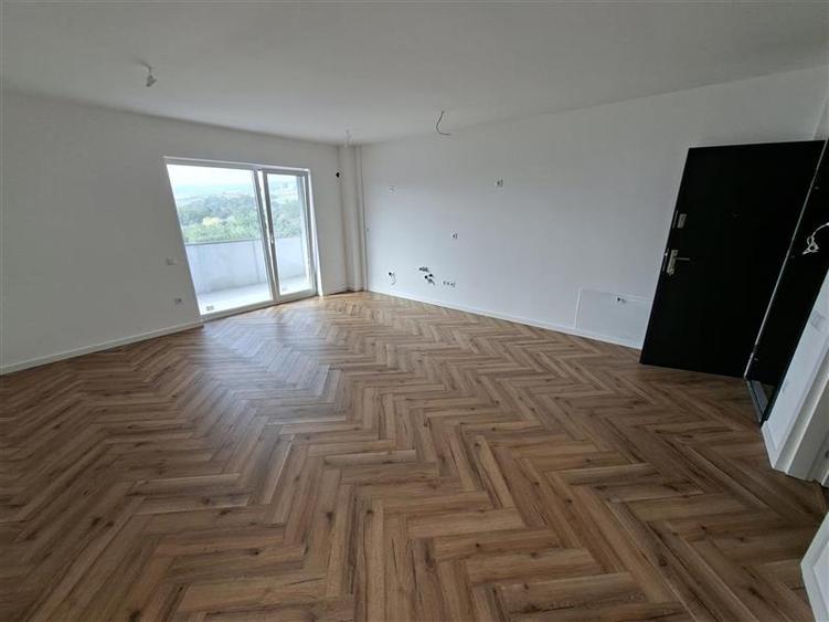 Apartament cu 2 camere semidecomandat în Iris