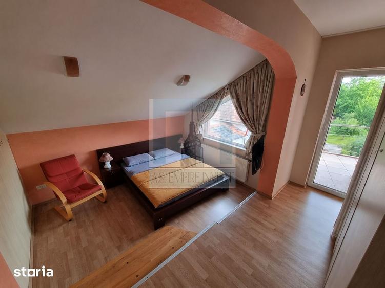 Casă individuală cu 6 camere cu Canalizare în Cristian