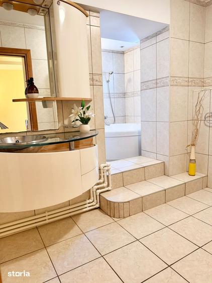 Apartament cu 4 camere în Centrul Civic