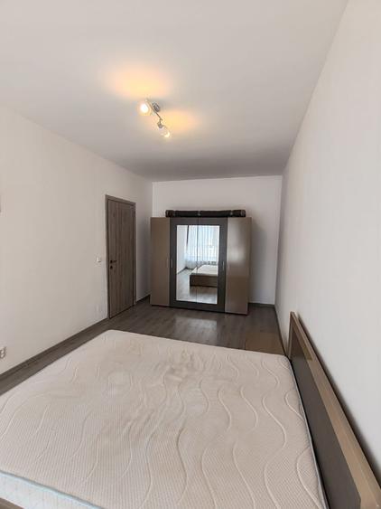 Apartament cu 3 camere decomandat, mobilat în Metalurgiei