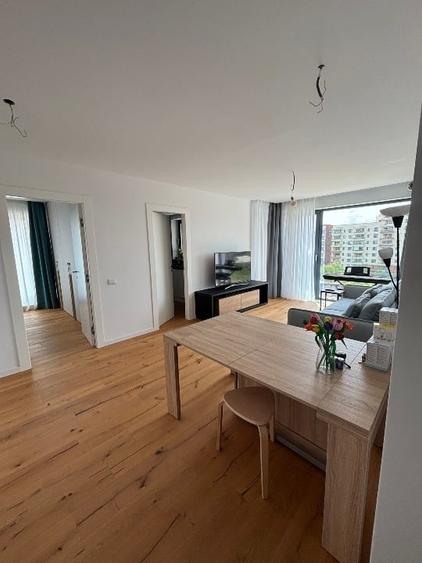 Apartament cu 3 camere semidecomandat, mobilat în Aviației
