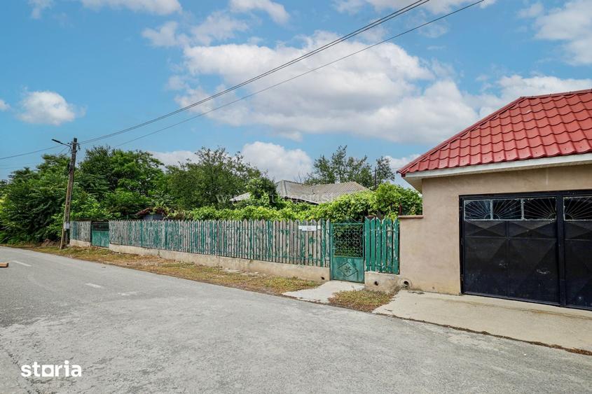 Casă cu 4 camere cu Teren 1531 Mp în Pecineaga