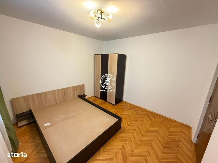 Apartament cu 3 camere în Podu Roș