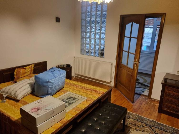 Casă cu 4 camere în Nicolae Bălcescu