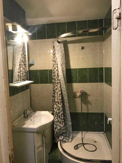 Garsonieră decomandată în Decebal