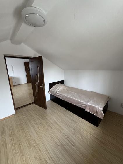 Casă cu 4 camere cu Teren 4044 Mp în Drăgoești