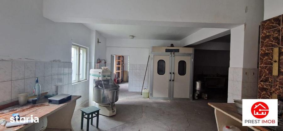 Casă cu 6 camere cu Teren 1618 Mp în Ernei