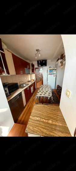 Apartament cu 3 camere decomandat în Trivale