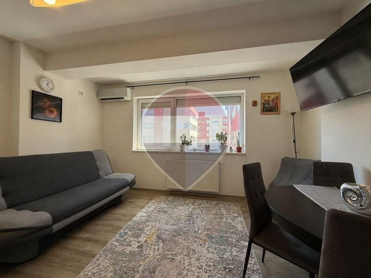 Apartament cu 2 camere decomandat, mobilat în Kamsas