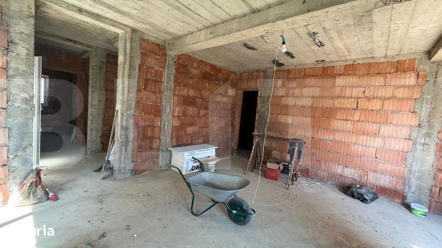 Casă cu 4 camere cu Teren 270 Mp în Urseni