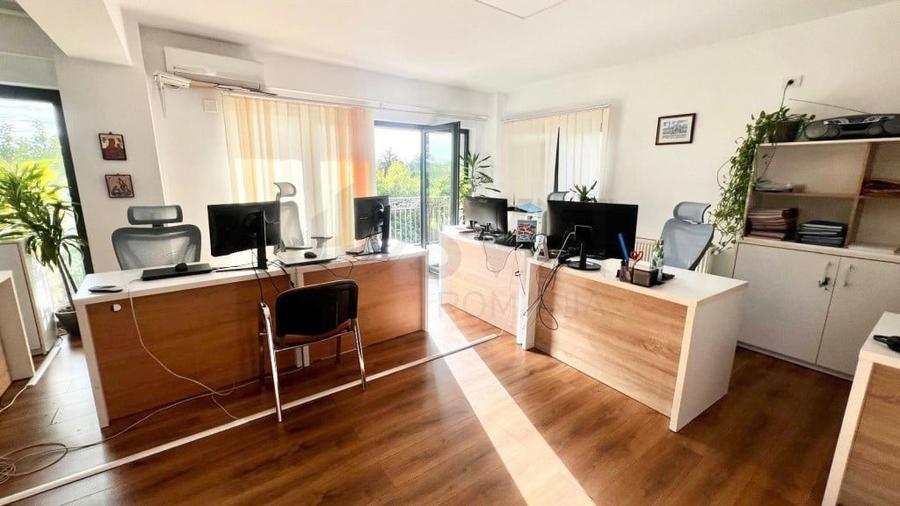 Spațiu comercial, de 699 mp, în Central