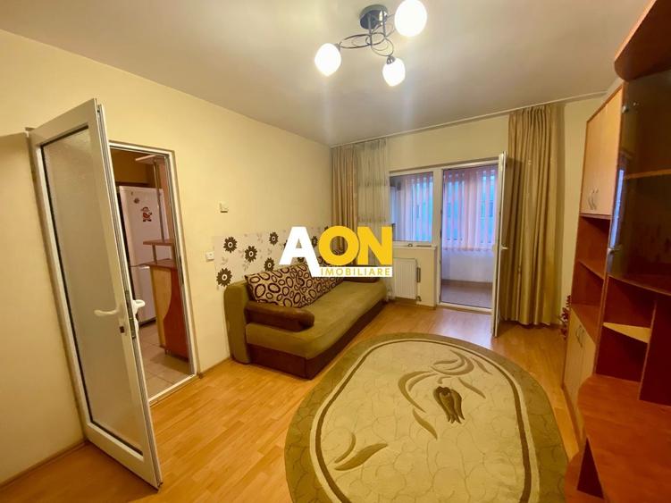 Apartament cu 2 camere semidecomandat, mobilat în Cetate