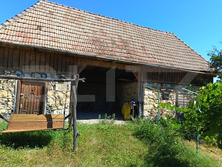 Casă individuală cu 2 camere cu Canalizare în Petrești