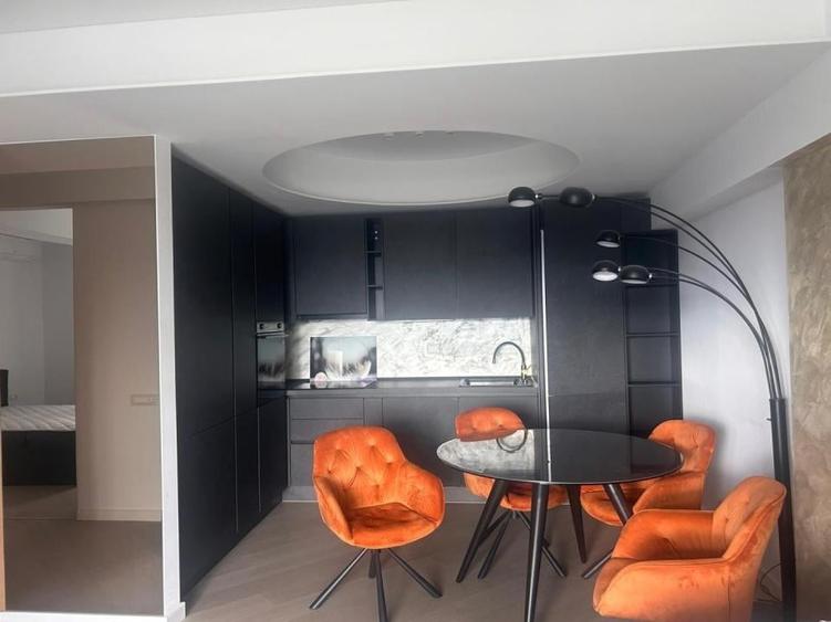 vanzare apartament 3 camere Cortina North parcare  si boxe - 5