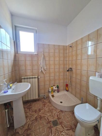 Casă individuală cu 4 camere cu Canalizare în Industriilor