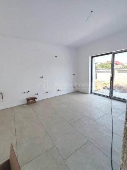 Casă cu 4 camere cu Teren 300 Mp în Prelungirea Ghencea