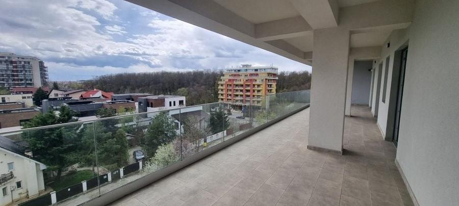Apartament cu 3 camere decomandat în Nord