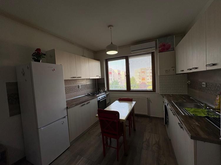 Apartament cu 2 camere semidecomandat în Exterior Vest