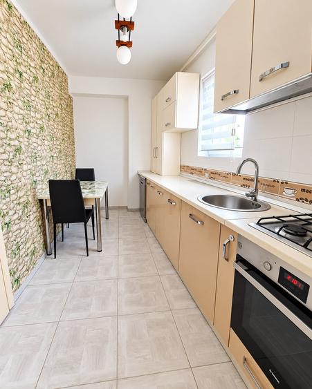 Apartament cu 3 camere semidecomandat, mobilat în Fundeni