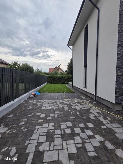 Casă cu 5 camere cu Teren 330 Mp în Central