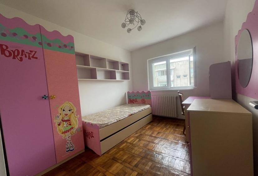 Apartament cu 3 camere decomandat, mobilat în Tomis III