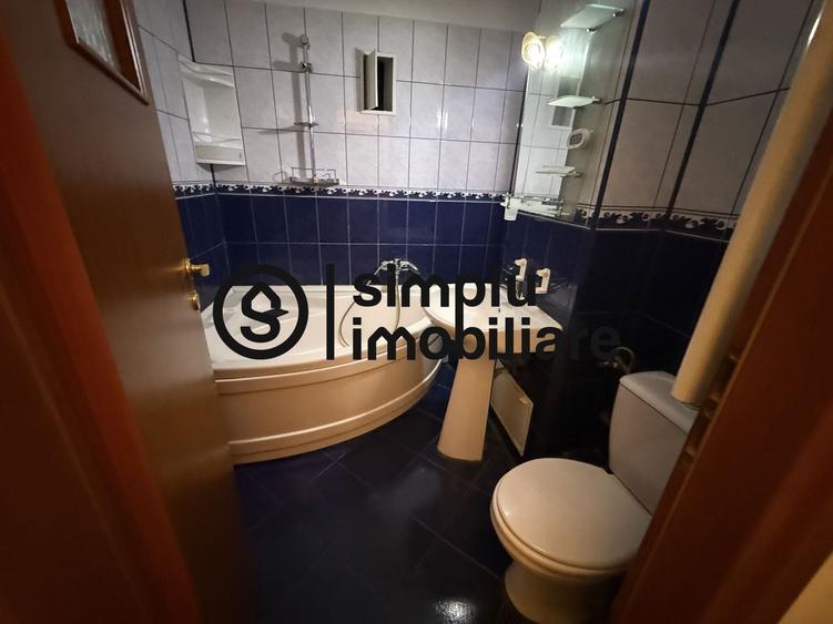 Apartament cu 3 camere decomandat în Lăpuș