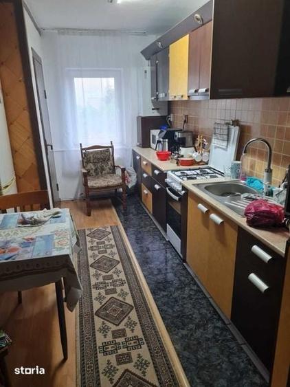 Apartament cu 4 camere în Mărăști