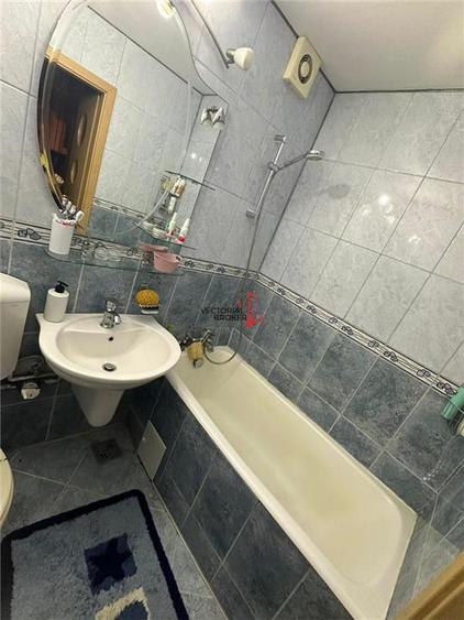 Apartament cu 4 camere decomandat în Titan