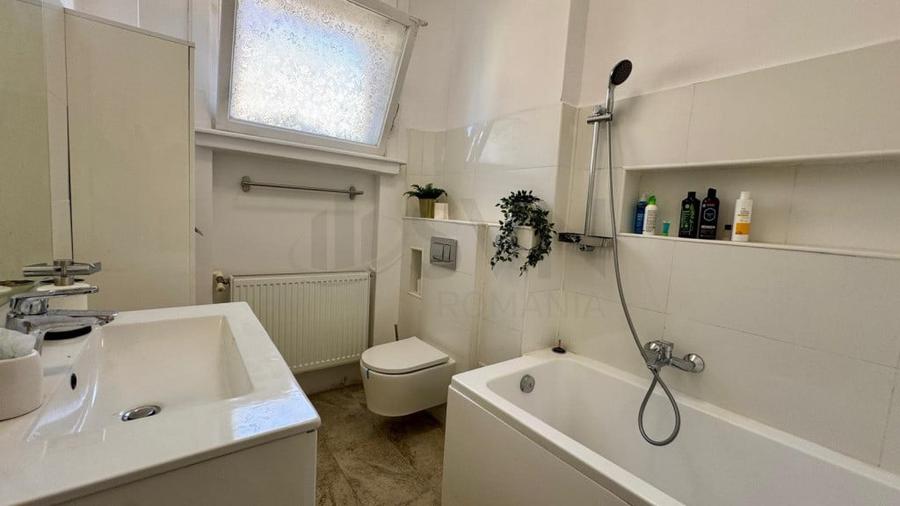 Apartament cu 5 camere decomandat în Ultracentral