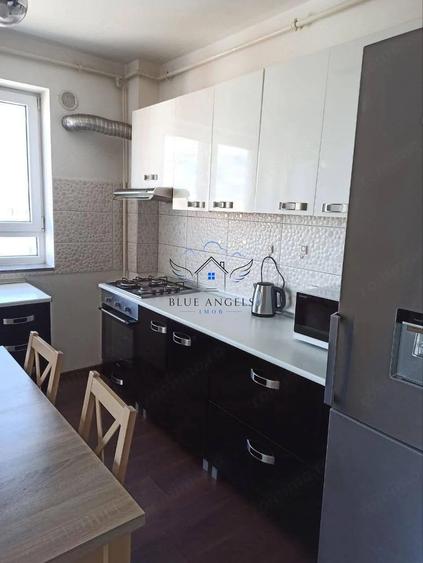 Apartament cu 3 camere semidecomandat în Avantgarden