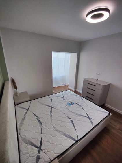 Apartament cu 2 camere decomandat în Calea București