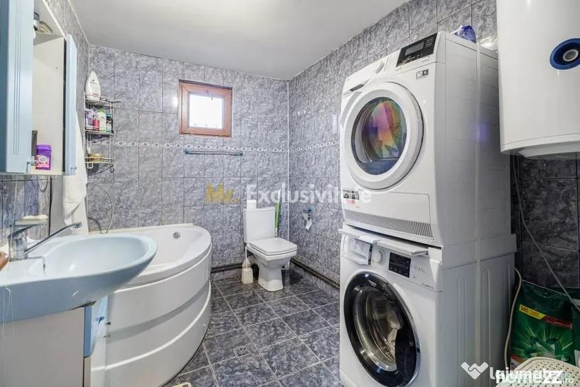 Casă cu 7 camere cu Teren 2000 Mp în Periș