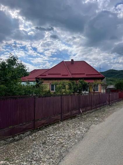Casă cu 4 camere în Valea Părului