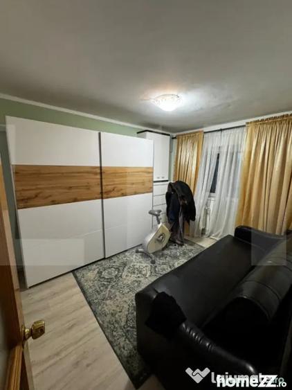 Apartament cu 4 camere decomandat, mobilat în Central
