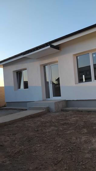 Casă cu 4 camere în Exterior Vest
