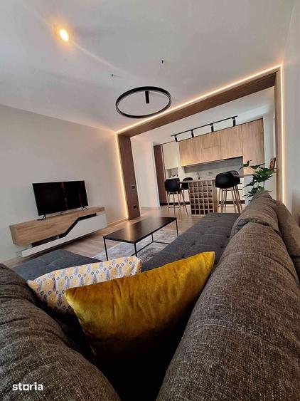 Apartament cu 2 camere, mobilat în Tractorul